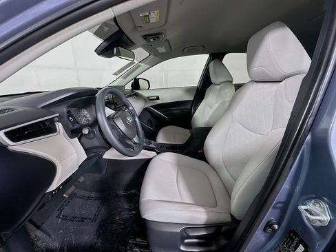Used 2024 Toyota Corolla Cross L image 12
