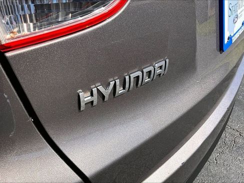 Used 2011 Hyundai Tucson GLS w/ Navigation Pkg 2 FWD image 33
