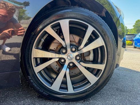 Used 2017 Nissan Maxima 3.5 SV FWD image 21