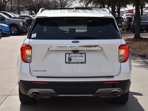 Certified 2022 Ford Explorer Limited w/ Limited Technology Package image 9