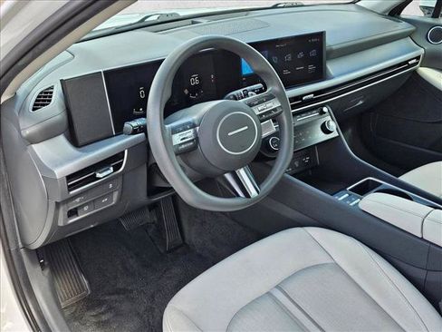 Used 2025 Hyundai Sonata SEL FWD image 10