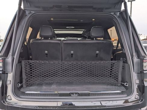 Used 2024 Jeep Grand Wagoneer Series III w/ Rear Seat Video Group 1 AWD/4WD image 27