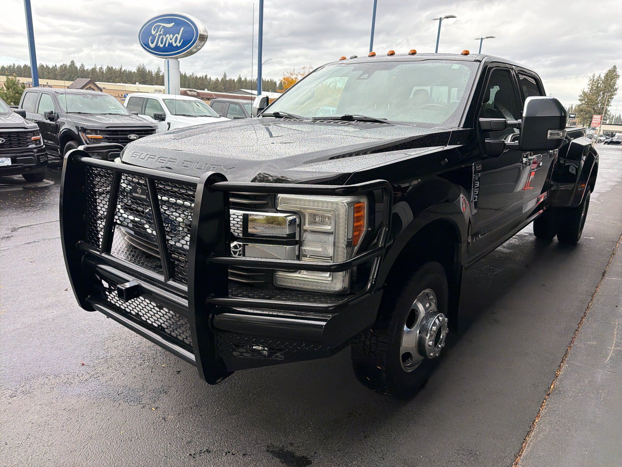Used 2017 Ford F350 King Ranch w/ King Ranch Ultimate Package AWD/4WD image 3