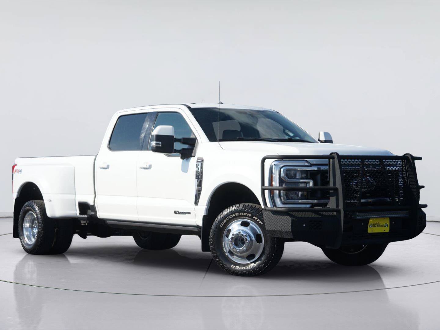Used 2023 Ford F350 Lariat w/ Lariat Ultimate Package AWD/4WD image 2