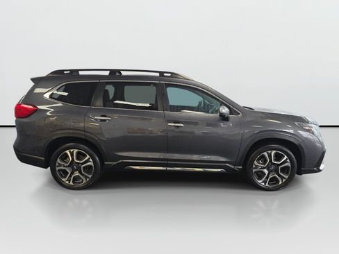 Used 2023 Subaru Ascent Touring AWD/4WD image 2