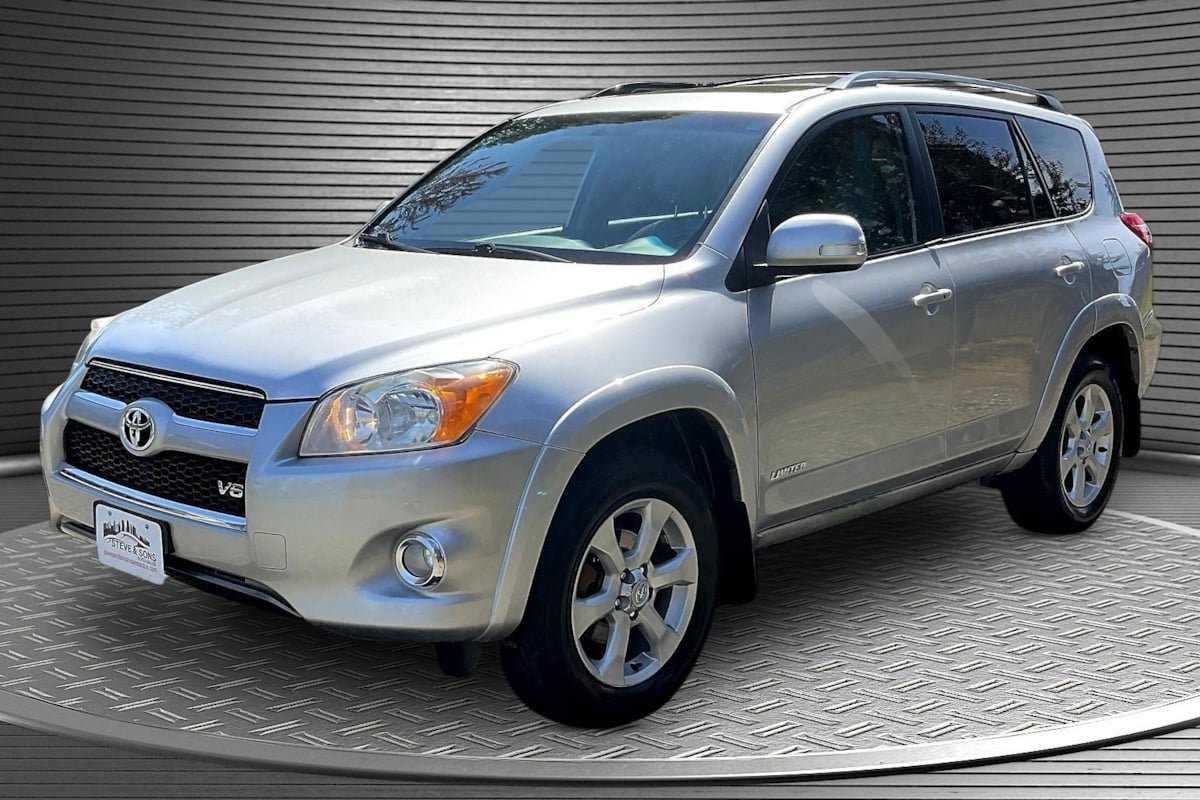 Used 2011 Toyota RAV4 Limited AWD/4WD image 3