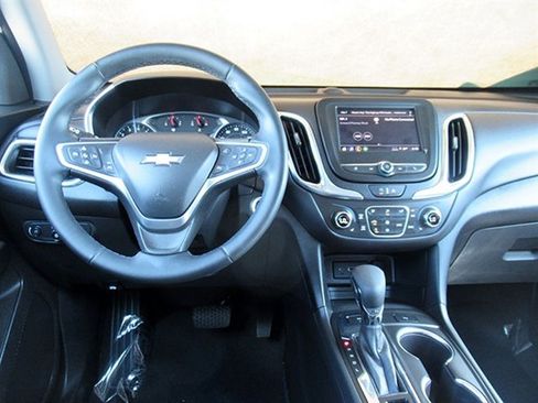 Used 2023 Chevrolet Equinox LT w/ Driver Convenience Package image 18