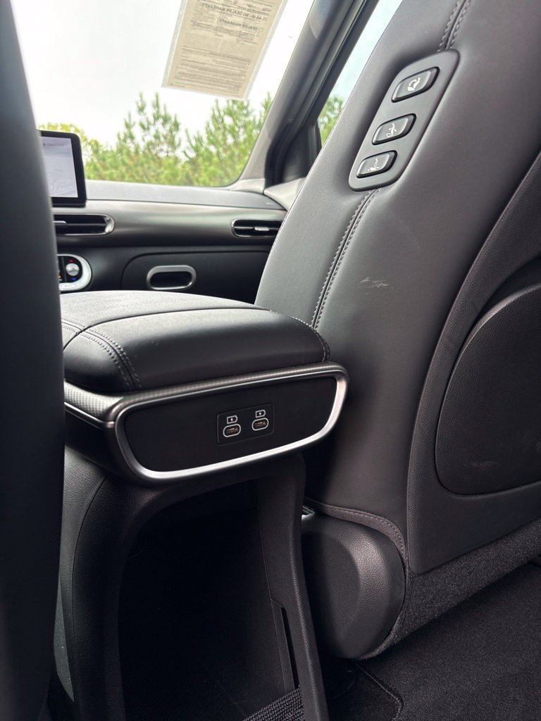 Used 2024 Genesis GV60 RWD image 24