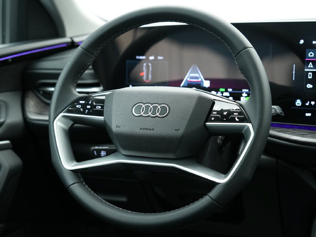 Certified 2025 Audi Q5 Premium w/ Convenience Package AWD/4WD image 12