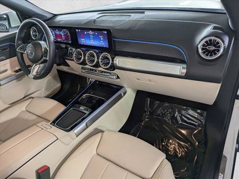Certified 2025 Mercedes-Benz GLB 250 image 23