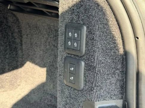 Used 2020 Land Rover Range Rover HSE image 29