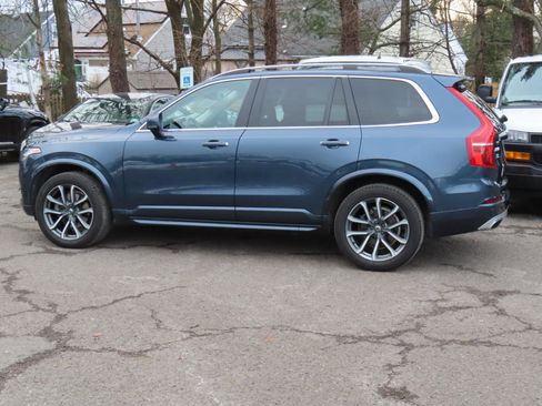 Used 2018 Volvo XC90 T6 Momentum image 3