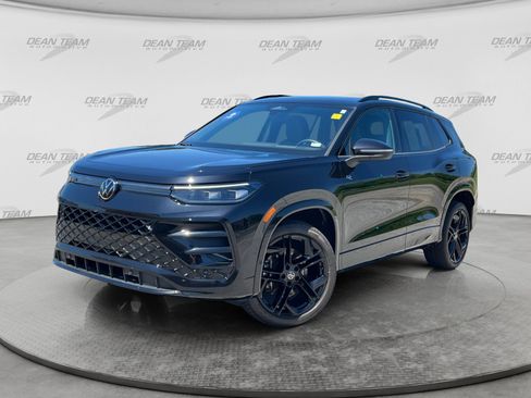Certified 2025 Volkswagen Tiguan SE R-Line AWD/4WD image 3