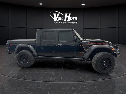 Used 2024 Jeep Gladiator Mojave w/ Technology Group AWD/4WD image 8