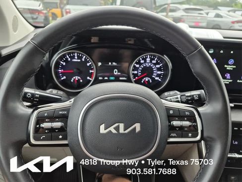 Certified 2024 Kia Carnival EX FWD image 35