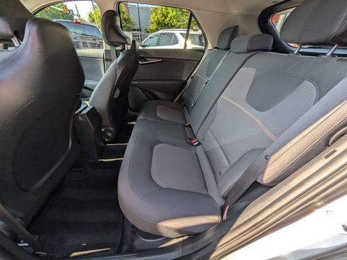 Used 2023 Kia Niro LX image 16