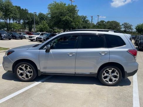 Used 2017 Subaru Forester 2.5i Touring AWD/4WD image 5