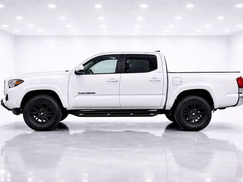 Used 2019 Toyota Tacoma SR5 image 2