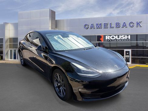 Used 2023 Tesla Model 3 Standard Range RWD image 3
