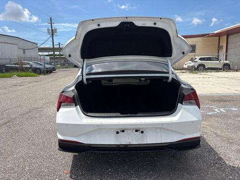 Used 2023 Hyundai Elantra Limited FWD image 13