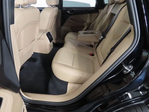 Certified 2026 Porsche Macan AWD/4WD image 44