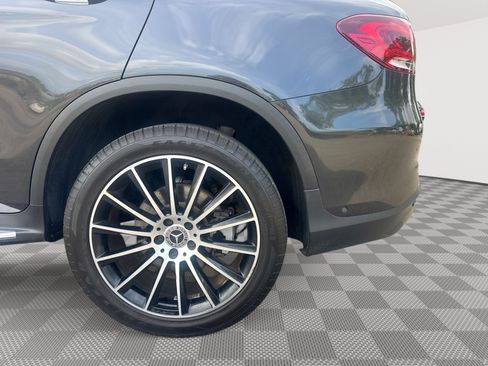 Used 2021 Mercedes-Benz GLC 300 w/ AMG Line image 29
