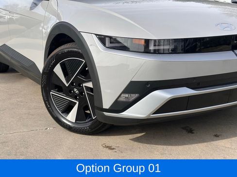 Certified 2025 Hyundai Ioniq 5 SE image 4