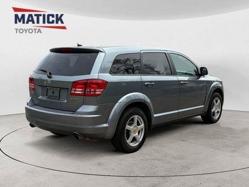 Used 2009 Dodge Journey SXT w/ Chrome Appearance Group FWD image 8