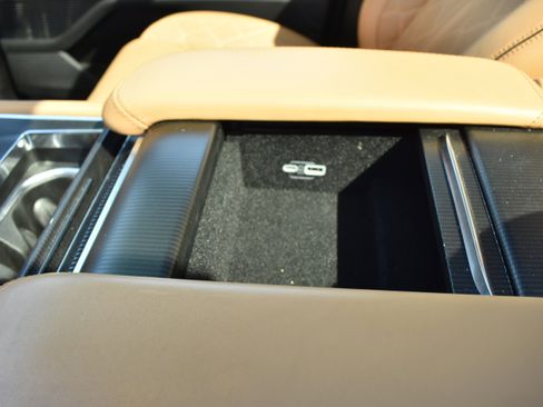 Used 2024 Jeep Grand Wagoneer L Series III w/ Rear Seat Video Group 1 AWD/4WD image 23