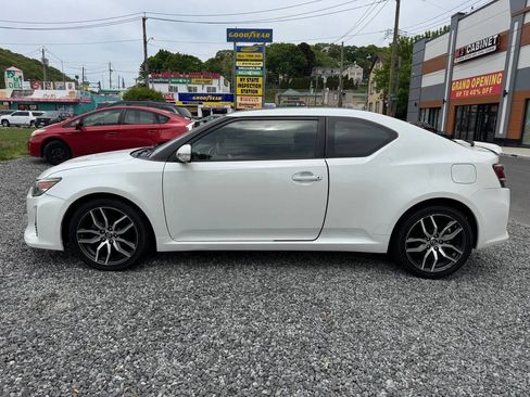 Used 2016 Scion tC FWD image 8