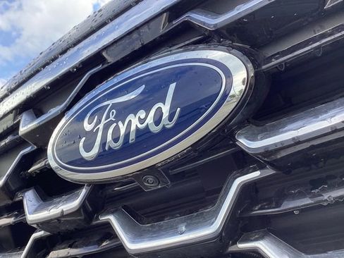 Used 2025 Ford Explorer Platinum w/ LUX Leather Package AWD/4WD image 11