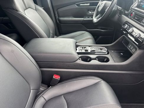Certified 2025 Honda Pilot EX-L image 18