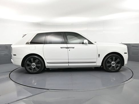 Certified 2019 Rolls-Royce Cullinan AWD/4WD image 9
