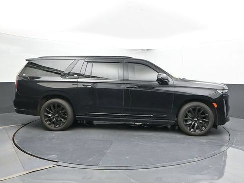 Used 2024 Cadillac Escalade ESV Sport Platinum w/ LPO, ONYX Package AWD/4WD image 4