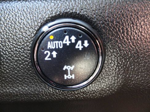 Used 2022 Chevrolet Colorado Z71 w/ Z71 Midnight Edition AWD/4WD image 23