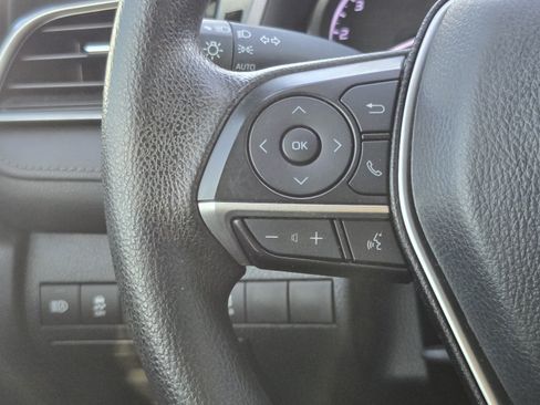 Used 2021 Toyota Camry LE FWD image 25