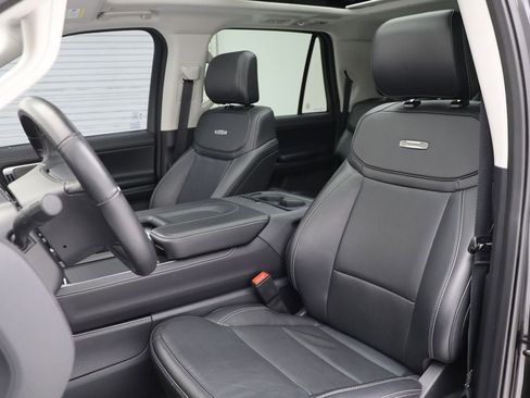 Used 2025 Ford Expedition Max Platinum w/ Driver's Package image 16