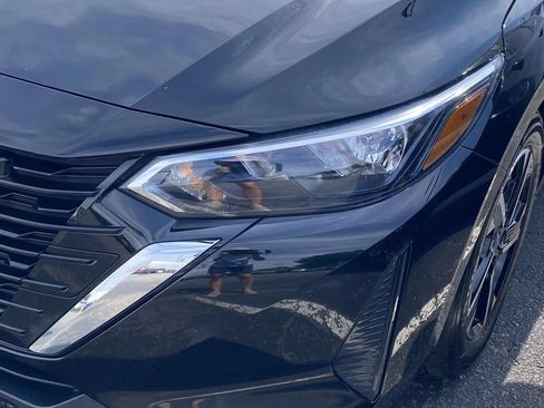 Used 2024 Nissan Sentra SV FWD image 4