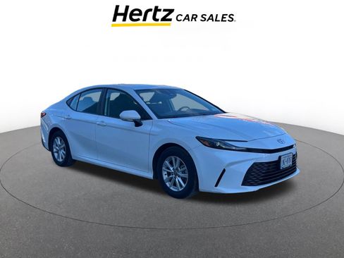 Used 2025 Toyota Camry LE image 1