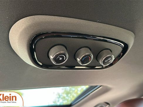 Used 2024 Dodge Durango GT image 27