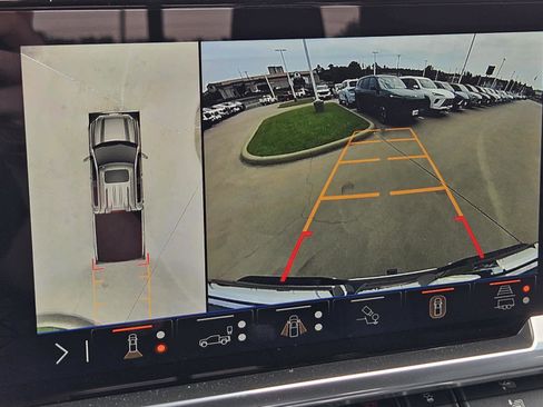 New 2026 GMC Sierra 1500 SLT image 17