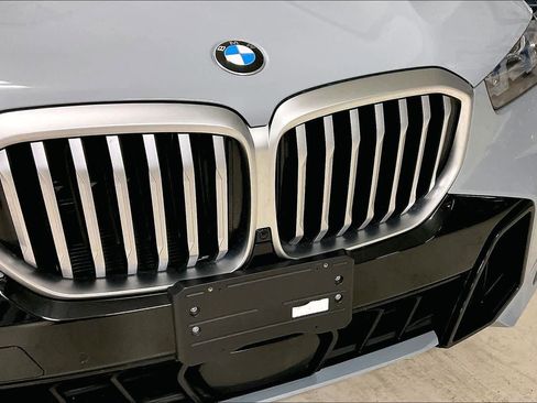 Used 2025 BMW X5 xDrive40i w/ M Sport Package image 31