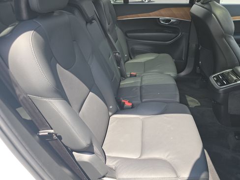 Used 2025 Volvo XC90 B6 Plus AWD/4WD image 19