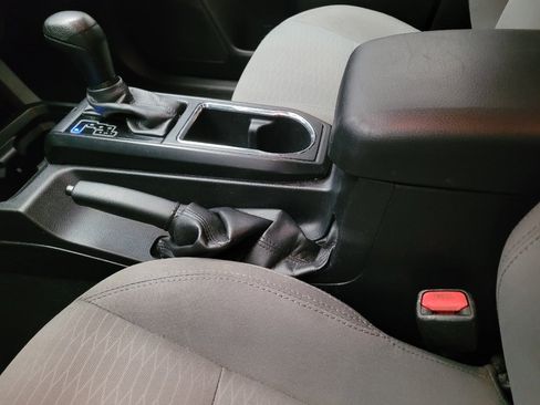 Used 2017 Toyota Tacoma SR w/ SR Convenience Package image 26