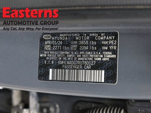 Used 2024 Hyundai Elantra SEL FWD image 33