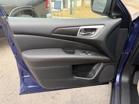 Used 2019 Nissan Pathfinder SV w/ Rock Creek Edition image 14
