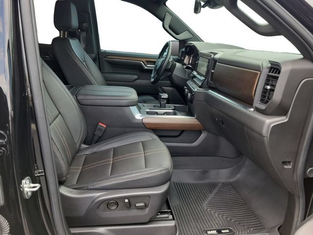 Used 2024 Chevrolet Silverado 1500 High Country w/ Technology Package AWD/4WD image 32