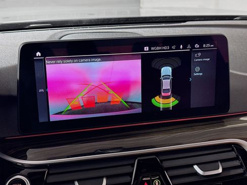 Used 2023 BMW 530e xDrive w/ Executive Package image 3