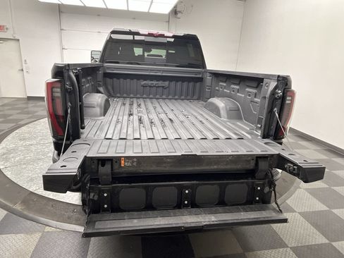 Used 2024 GMC Sierra 2500 AT4 w/ AT4 Premium Plus Package AWD/4WD image 38