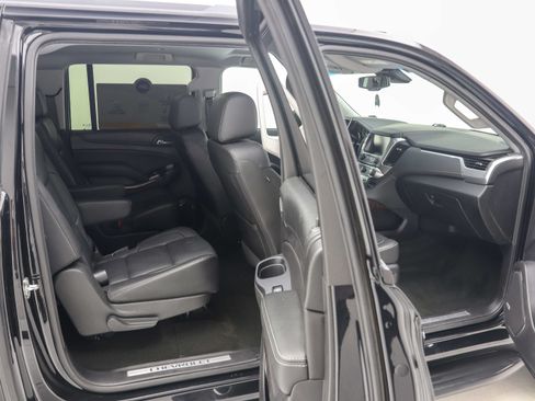 Used 2018 Chevrolet Suburban 3500 LT AWD/4WD image 15